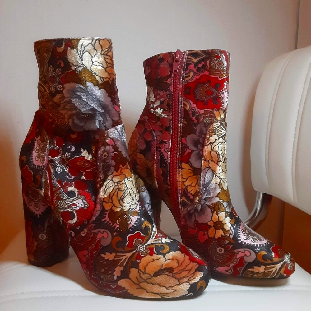 Velvet brocade boots size 7